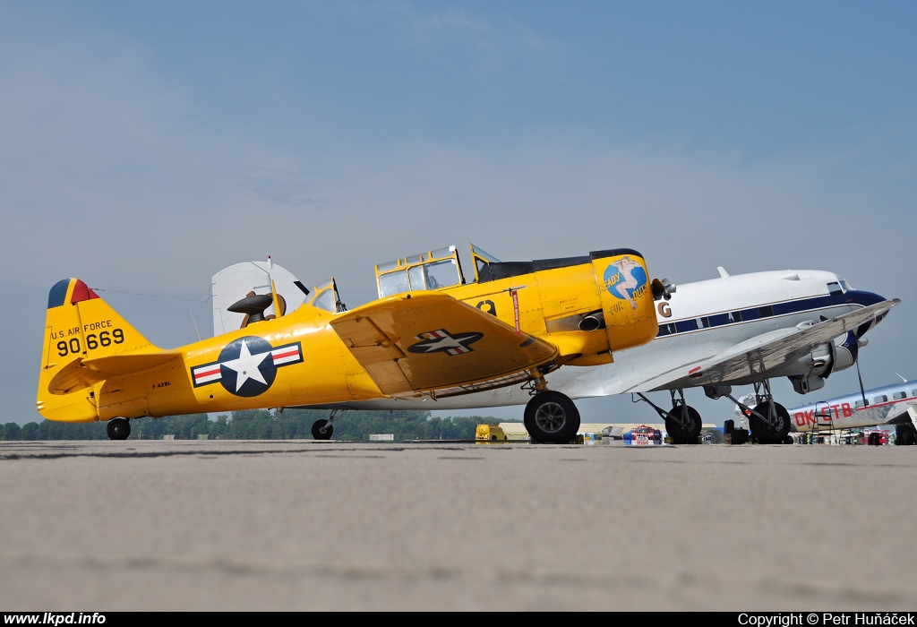 Private/Soukrom – North American SNJ-5 Texan F-AZBL