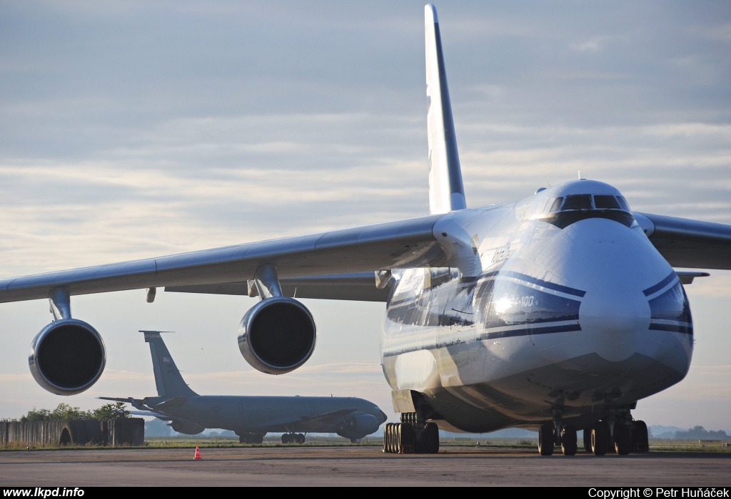 Volga-Dnepr Airlines – Antonov AN-124-100 RA-82068