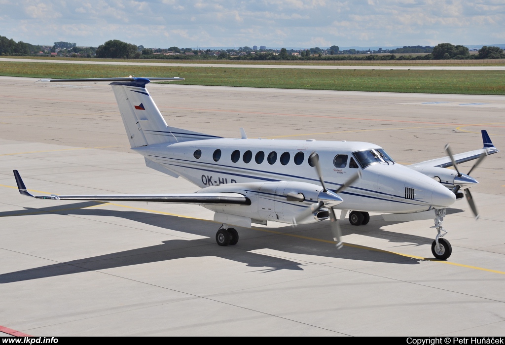 Aerotaxi – Beech 350 OK-HLB