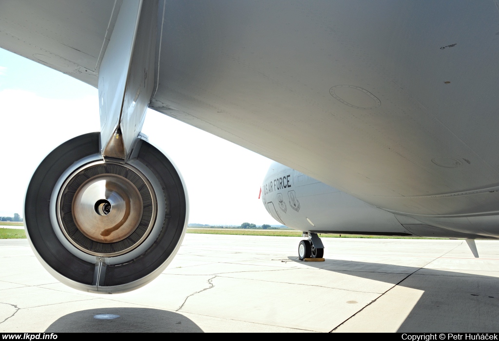 USAF – Boeing KC-135R Stratotanker 63-8025