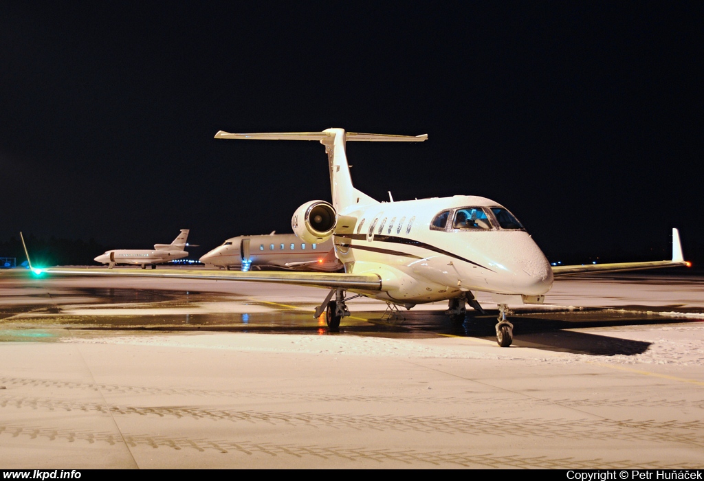 London Executive Aviation – Embraer EMB-505 Phenom 300 G-JAGA