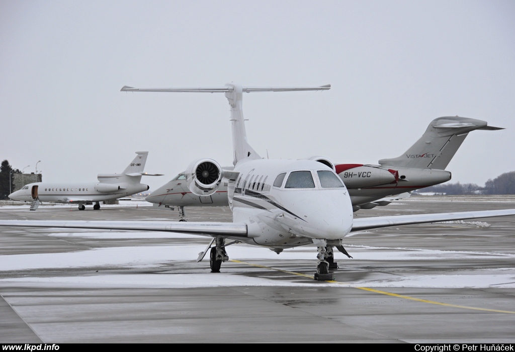 London Executive Aviation – Embraer EMB-505 Phenom 300 G-JAGA