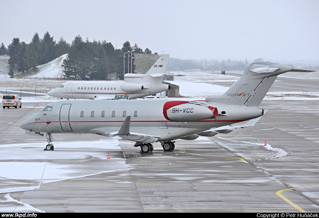 VistaJet – Bombardier BD-100-1A10 Challenger 350 9H-VCC