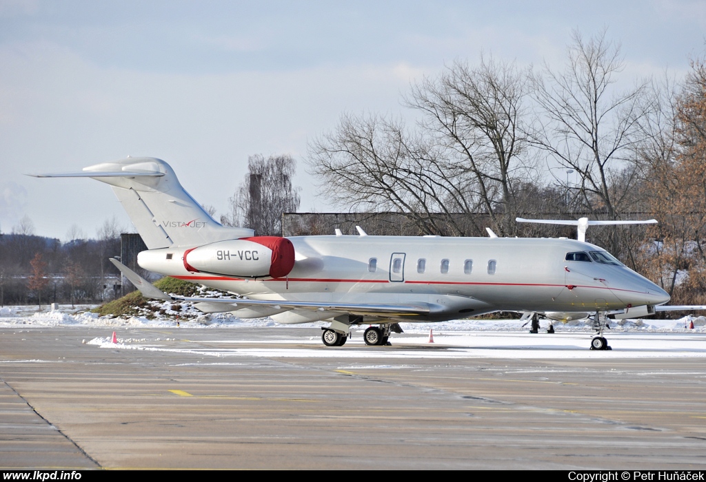 VistaJet – Bombardier BD-100-1A10 Challenger 350 9H-VCC