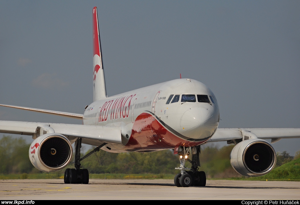 Red Wings – Tupolev TU-204-100V RA-64049