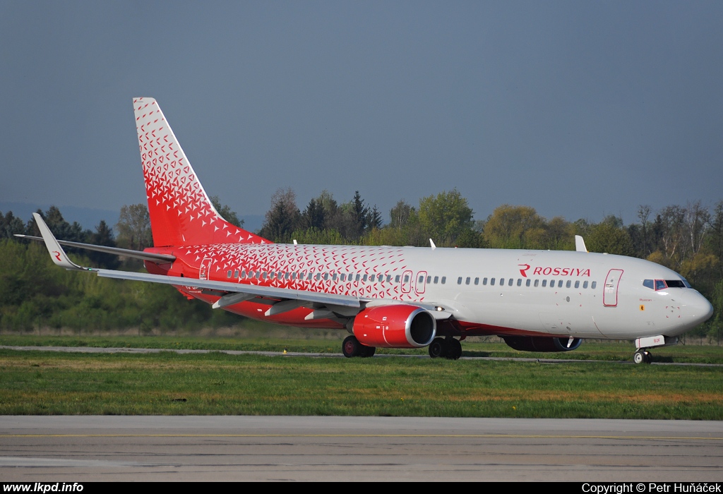 Rossia – Boeing B737-8GJ VQ-BUF