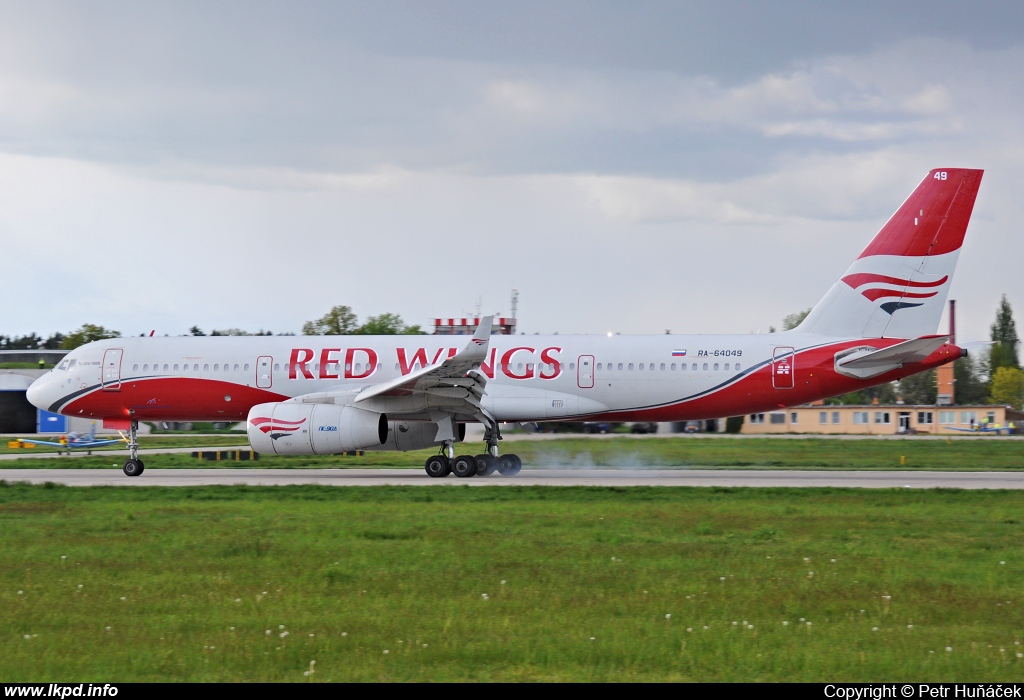 Red Wings – Tupolev TU-204-100V RA-64049