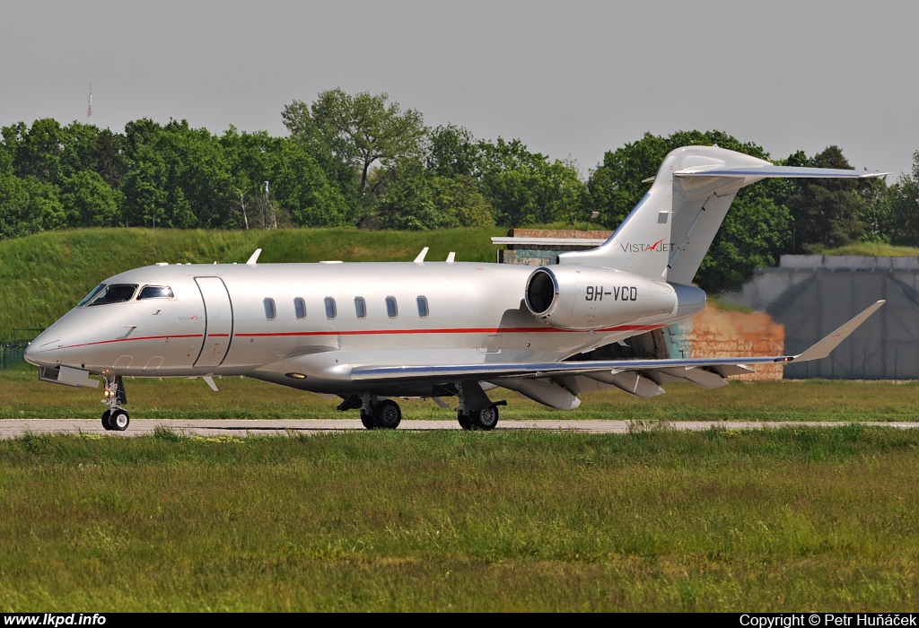 VistaJet – Bombardier BD-100-1A10 Challenger 350 9H-VCO