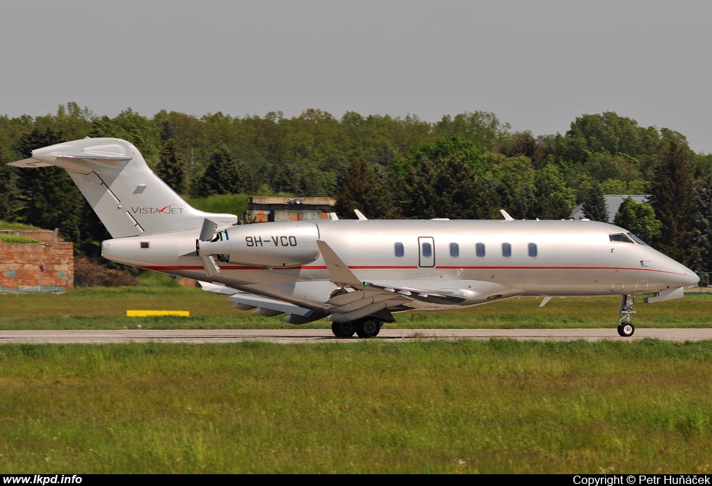 VistaJet – Bombardier BD-100-1A10 Challenger 350 9H-VCO