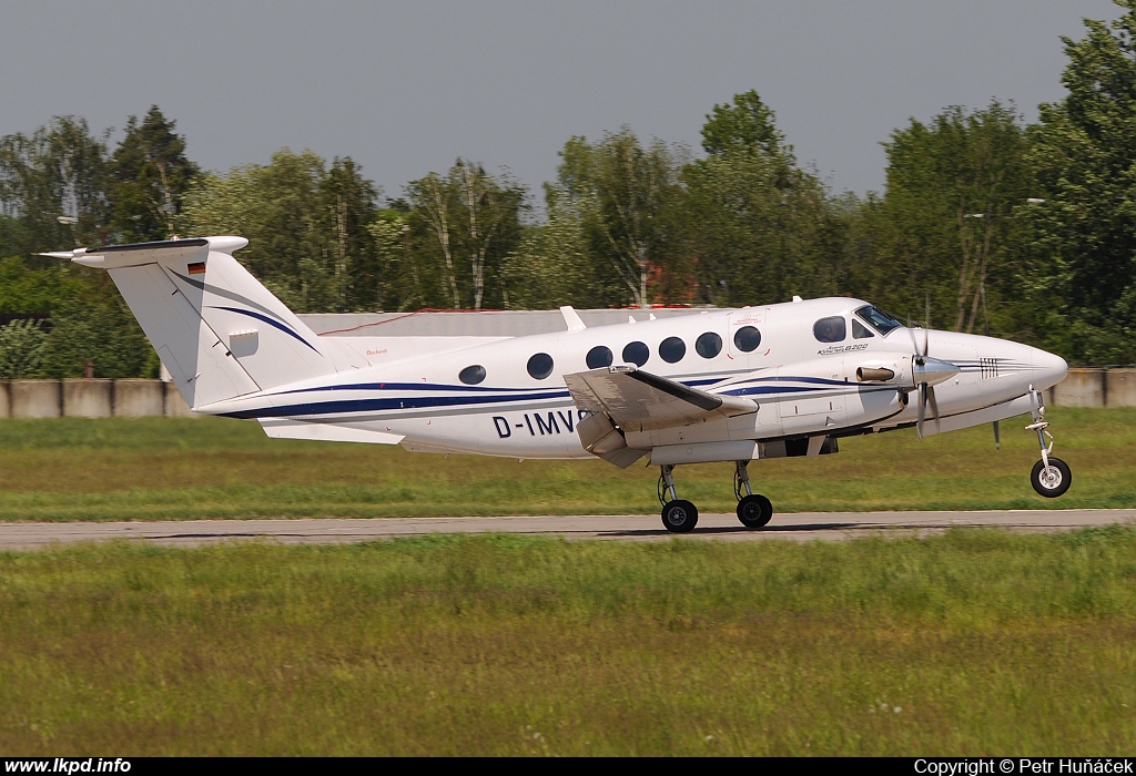 Starwings Luftfahrtges – Beech 200 D-IMVC