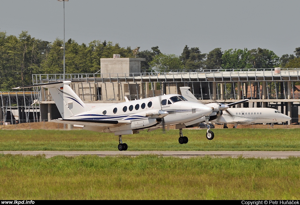 Starwings Luftfahrtges – Beech 200 D-IMVC