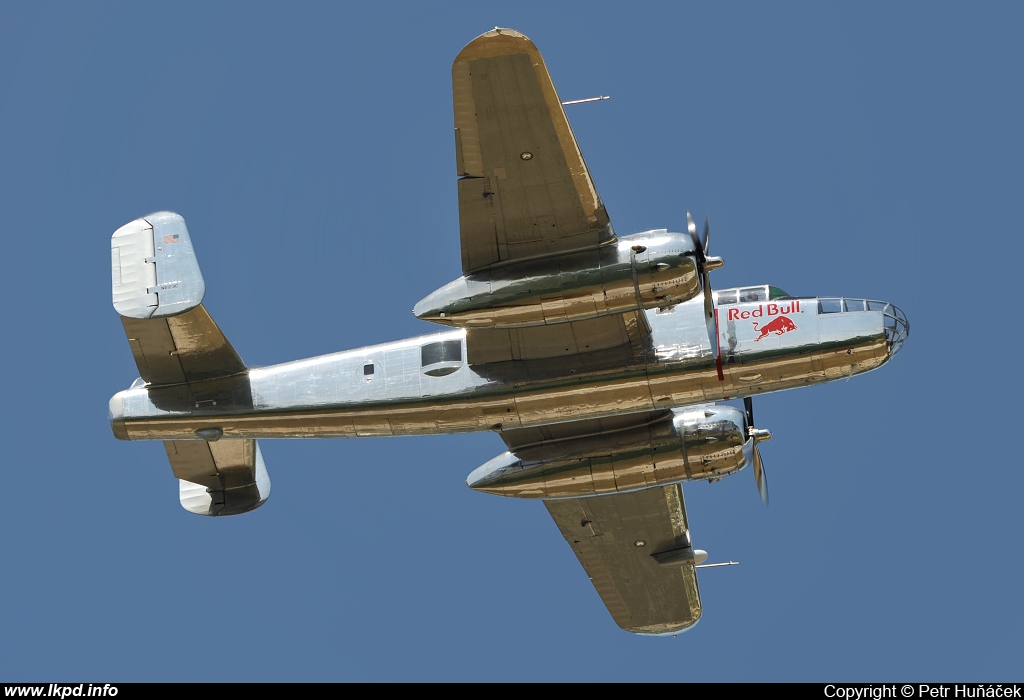 The Flying Bulls – North American B-25J N6123C