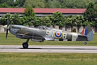 Private/Soukrom – Supermarine 361 Spitfire LF16E G-MXVI