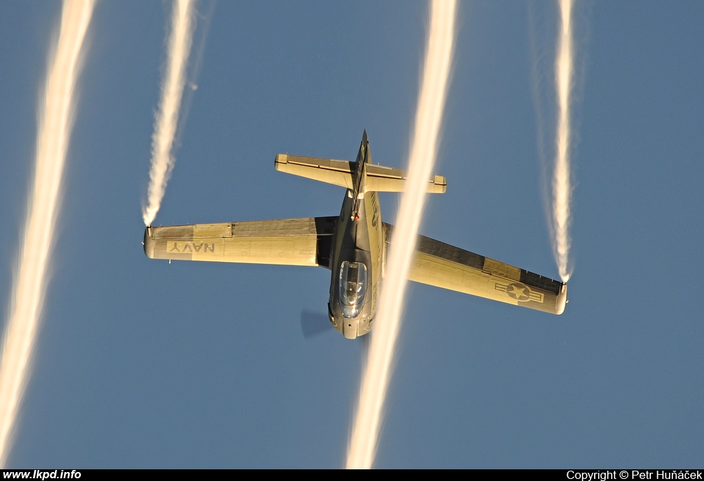 The Flying Bulls – North American T-28B OE-ESA