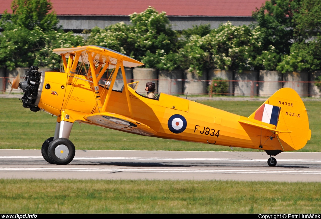 Private/Soukrom – Boeing N2S-5 Kaydet (E75) N43GK