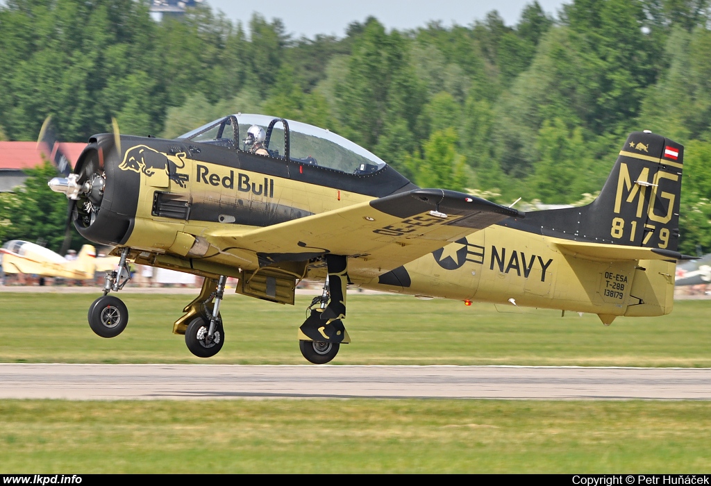 The Flying Bulls – North American T-28B OE-ESA