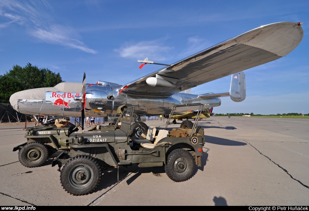 The Flying Bulls – North American B-25J N6123C