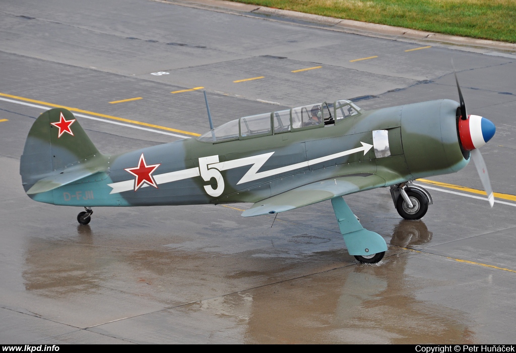 Private/Soukrom – Let C-11 (Yak-11) D-FJII