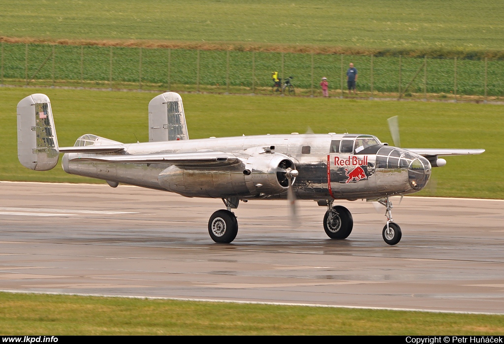 The Flying Bulls – North American B-25J N6123C