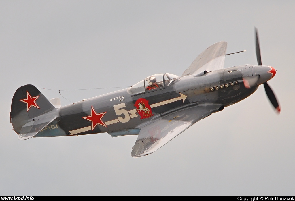 Private/Soukrom – Yakovlev YAK-3UA D-FYGJ