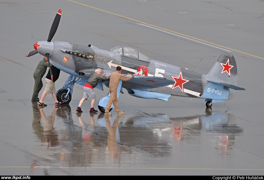 Private/Soukrom – Yakovlev YAK-3UA D-FYGJ