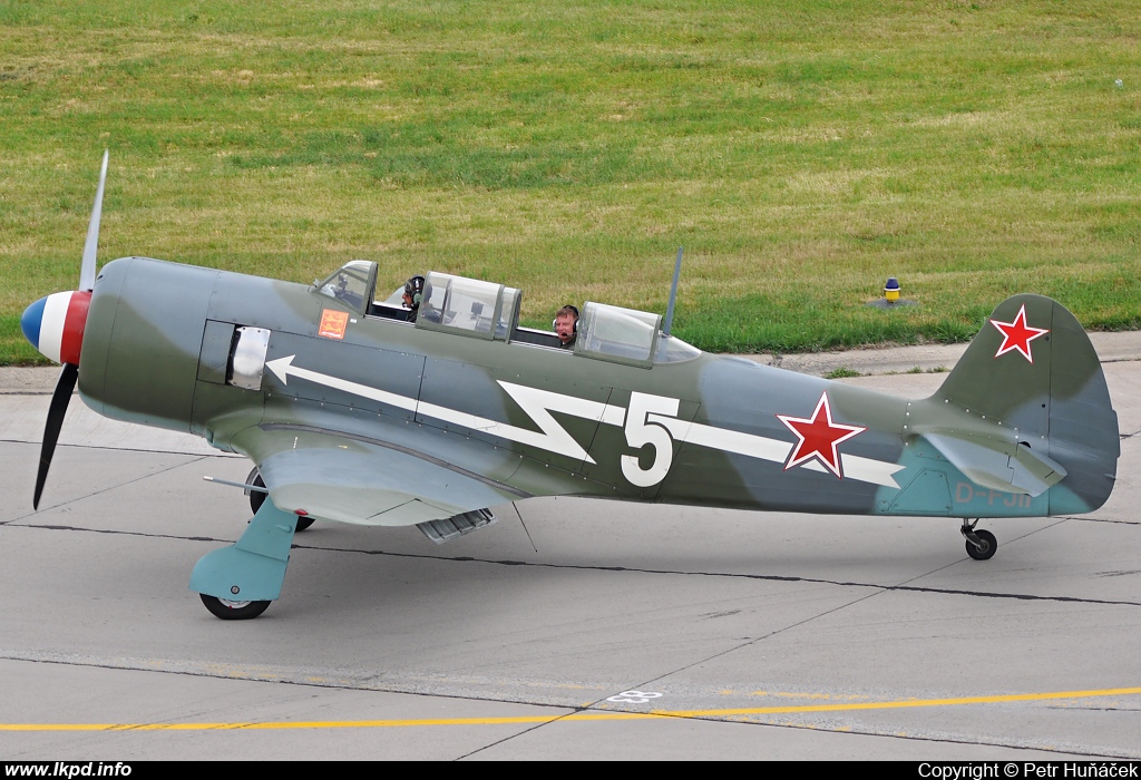 Private/Soukrom – Let C-11 (Yak-11) D-FJII