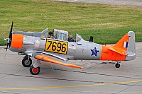 Private/Soukrom – North American AT-6C N696RE