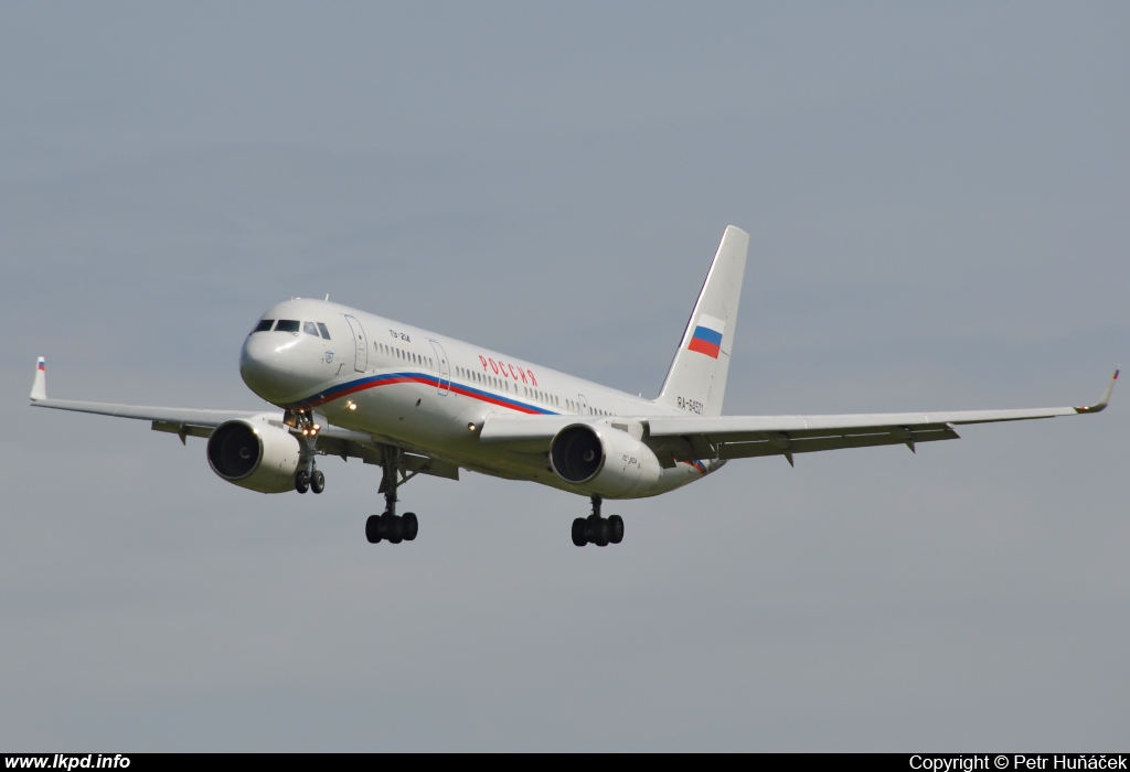 Rossia – Tupolev TU-214 RA-64521