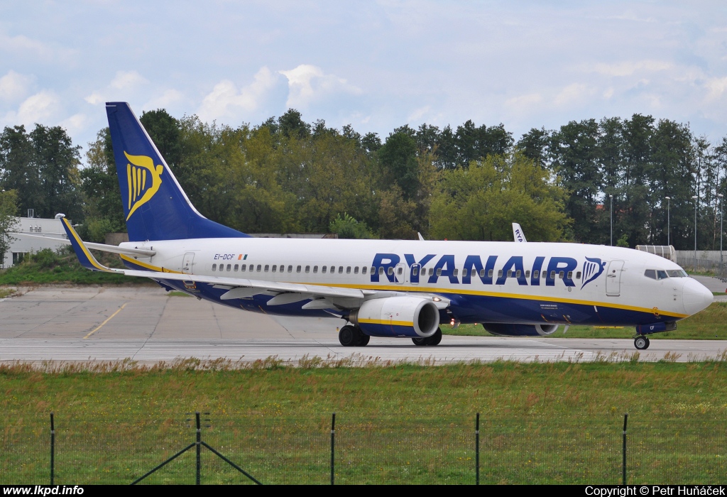 Ryanair – Boeing B737-8AS EI-DCF