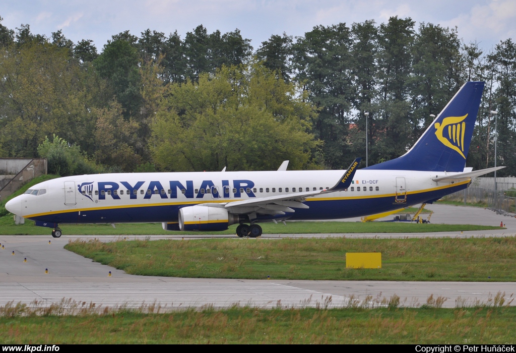 Ryanair – Boeing B737-8AS EI-DCF