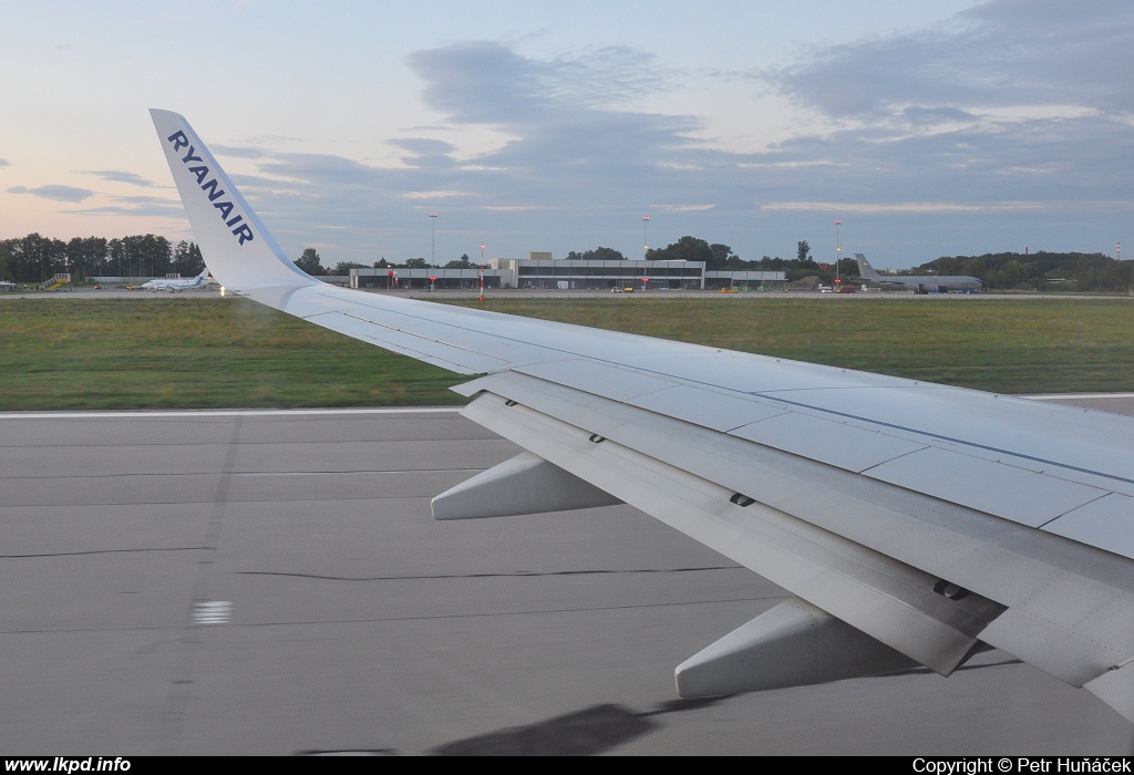 Ryanair – Boeing B737-8AS EI-FTH