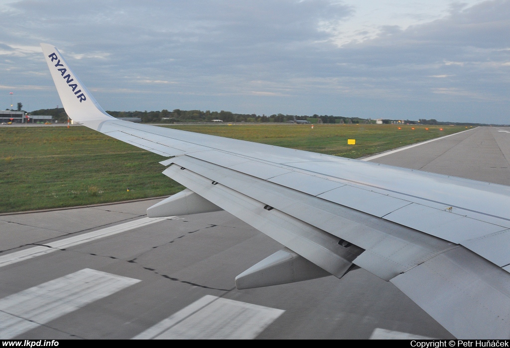 Ryanair – Boeing B737-8AS EI-FTH