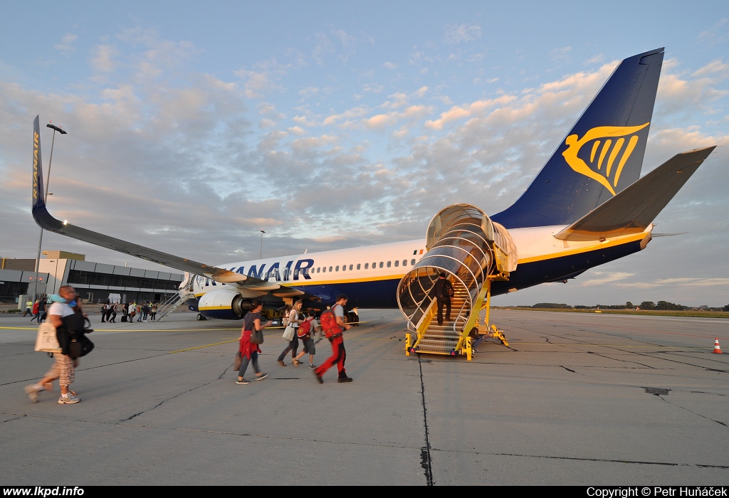 Ryanair – Boeing B737-8AS EI-FTH