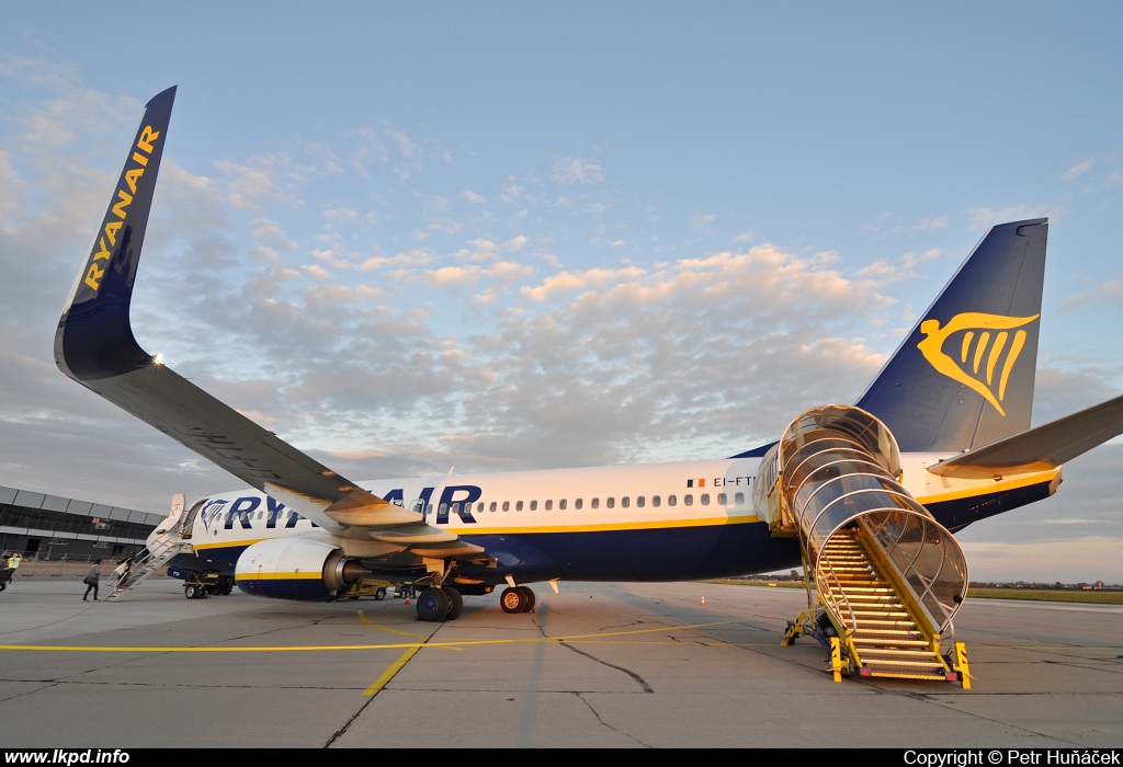 Ryanair – Boeing B737-8AS EI-FTH