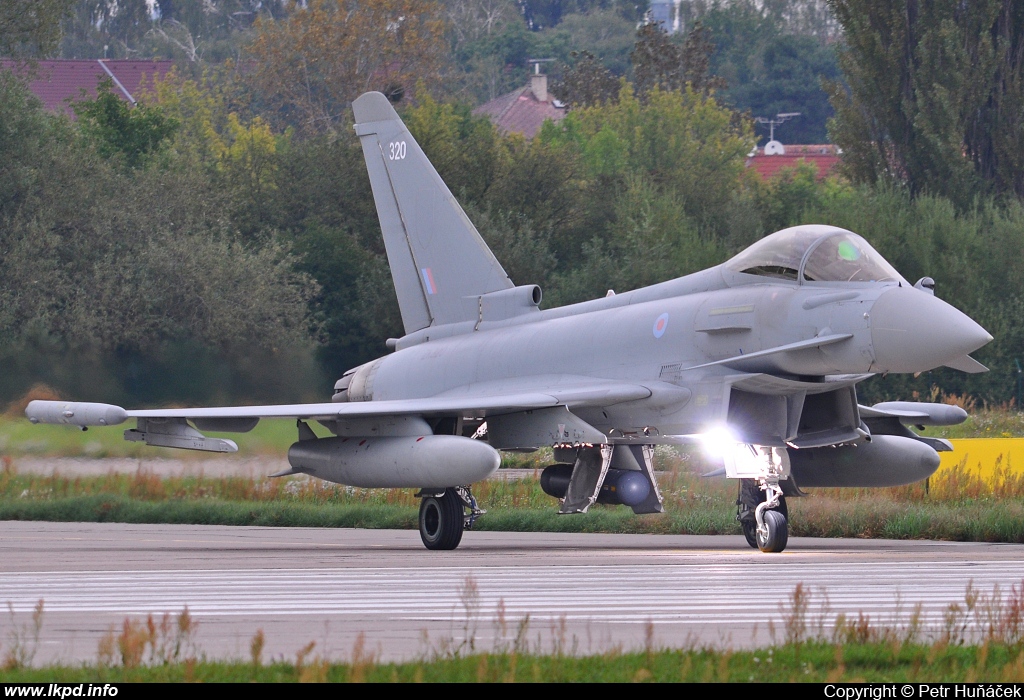 UK Air Force - RAF – Eurofighter EF-2000 (FGR4) ZK320