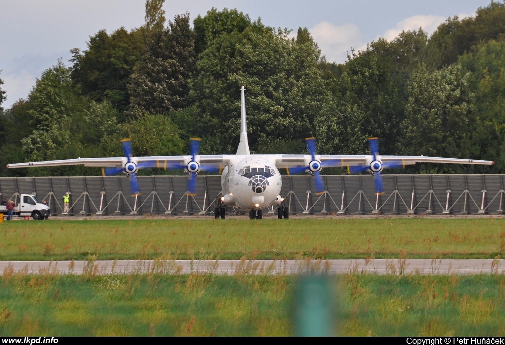 CAVOK – Antonov AN-12BP UR-CKM