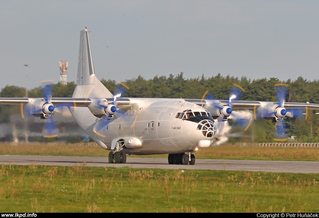 CAVOK – Antonov AN-12BP UR-CKM