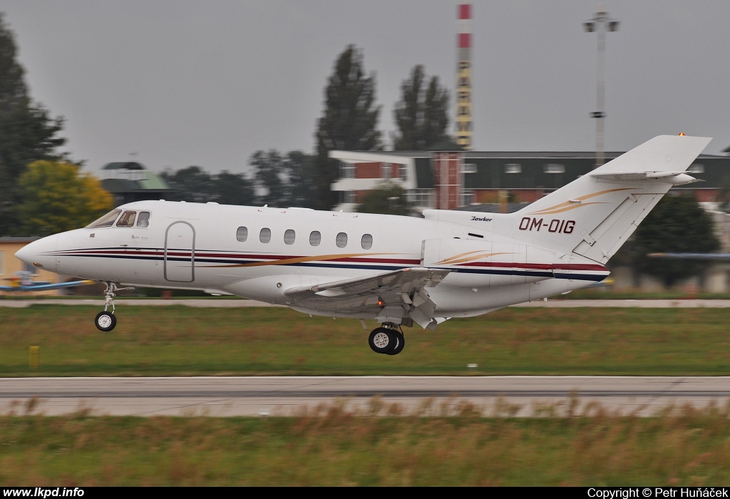 Tatra Jet – Raytheon Hawker 800XP OM-OIG