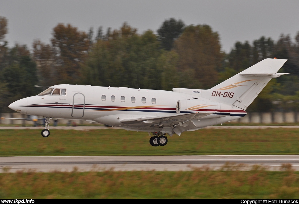 Tatra Jet – Raytheon Hawker 800XP OM-OIG