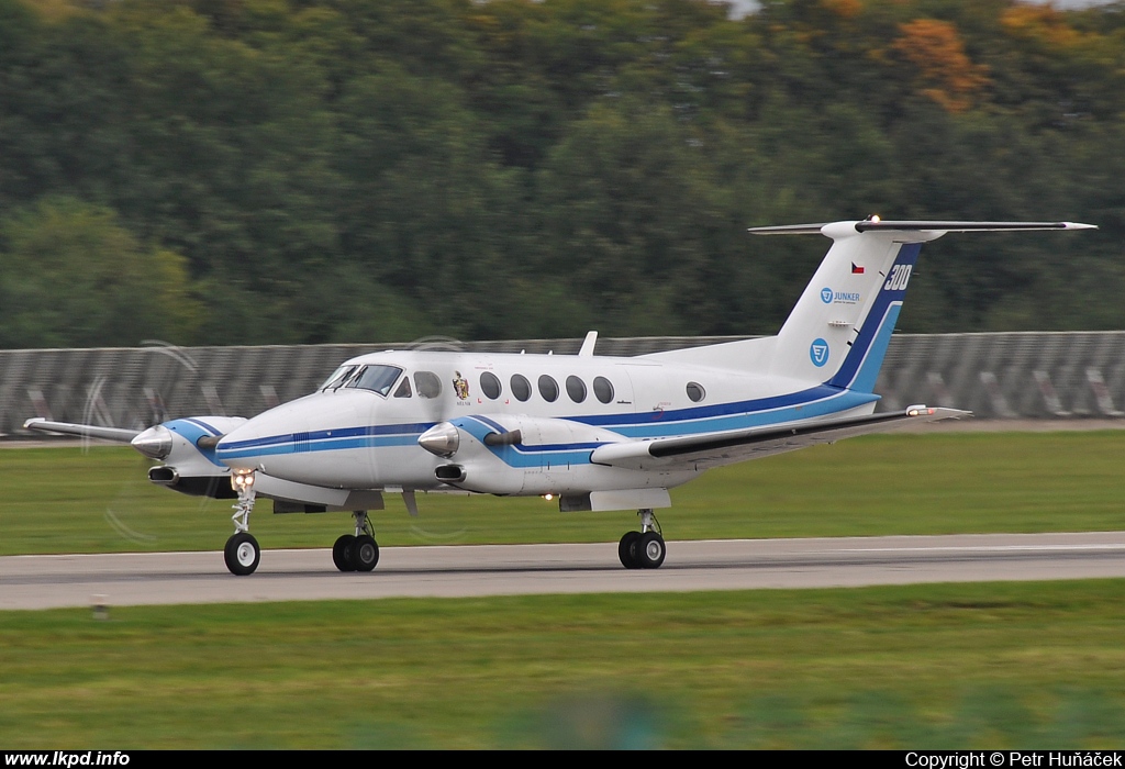 Junker – Beech Super King Air 300LW OK-GTJ