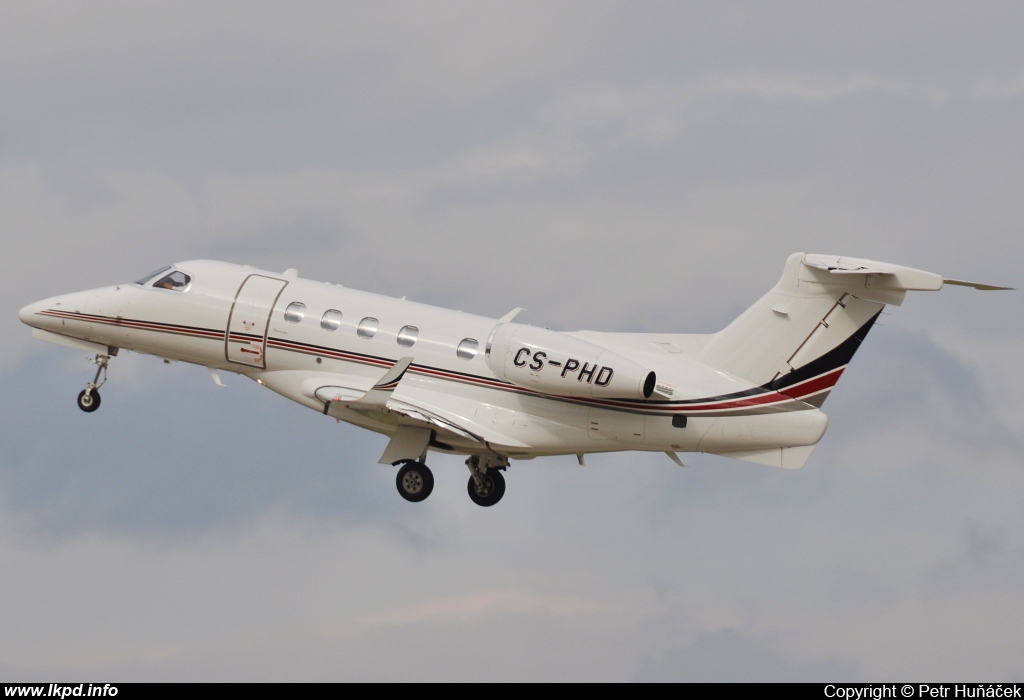 NetJets Europe – Embraer EMB-505 Phenom 300 CS-PHD