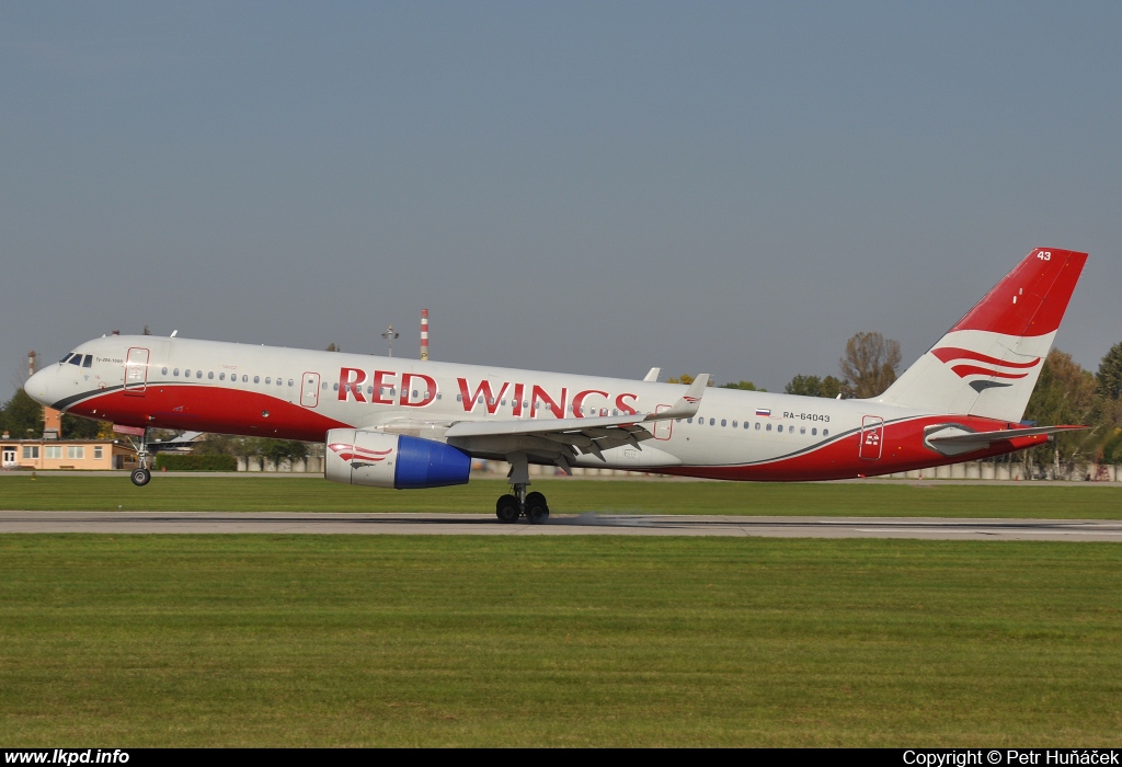 Red Wings – Tupolev TU-204-100V RA-64043