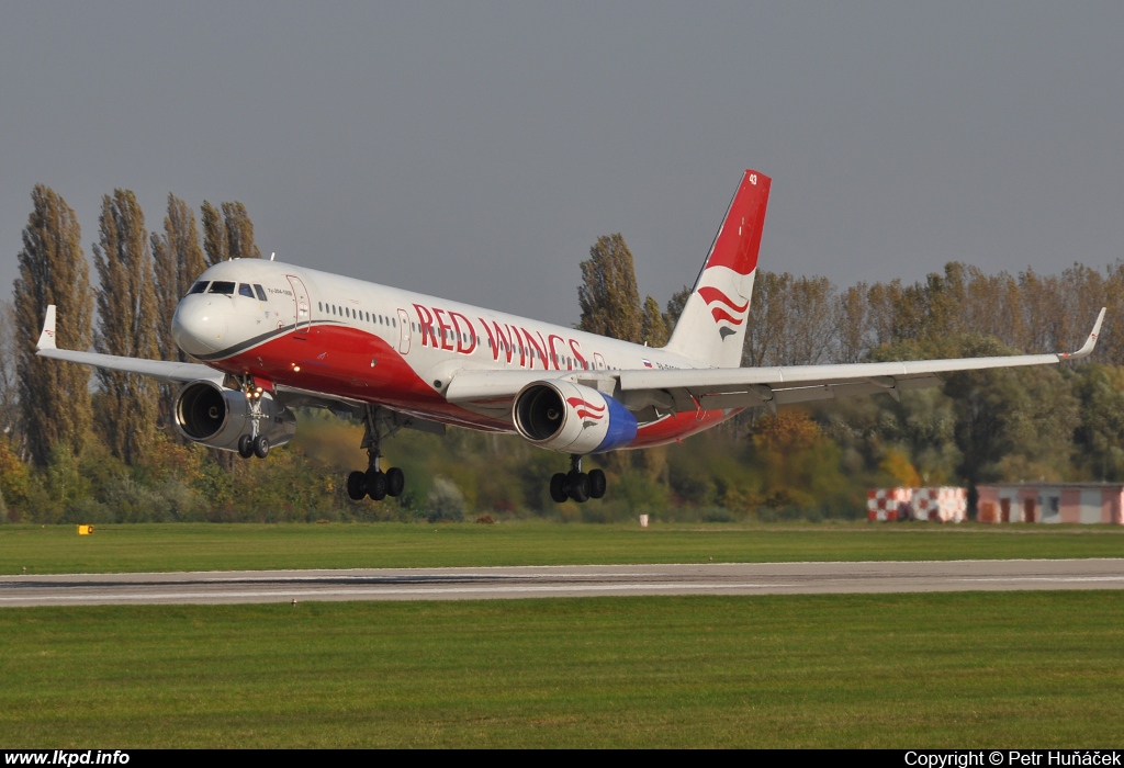 Red Wings – Tupolev TU-204-100V RA-64043