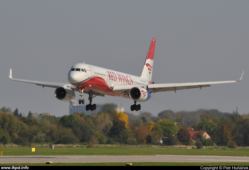 Red Wings – Tupolev TU-204-100V RA-64043