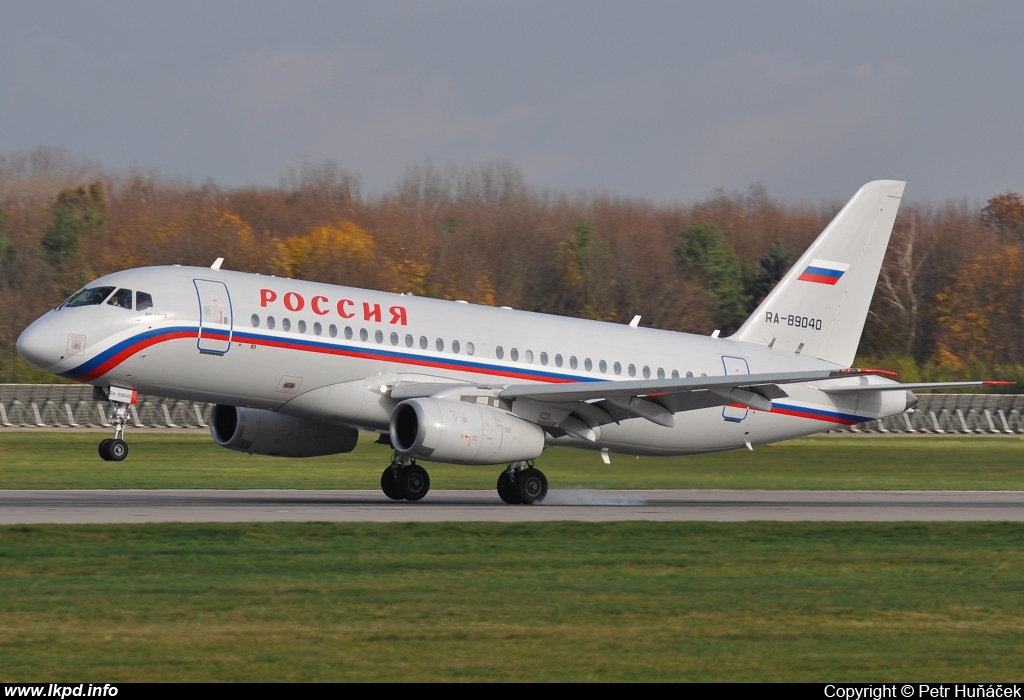 Rossia – Sukhoi SSJ-100-95B RA-89040