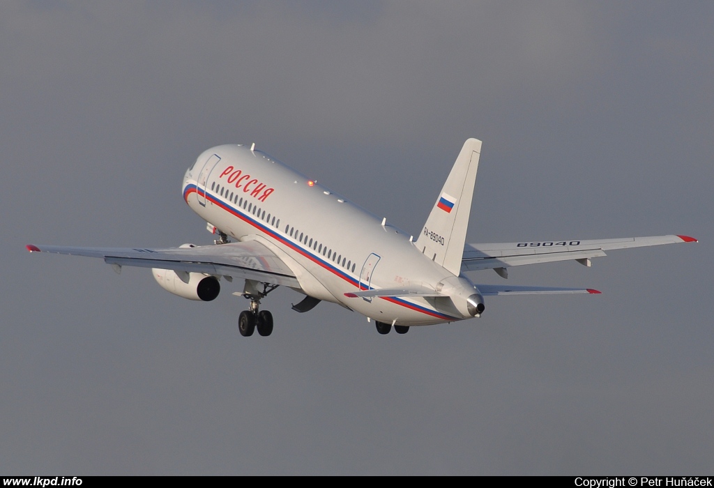 Rossia – Sukhoi SSJ-100-95B RA-89040