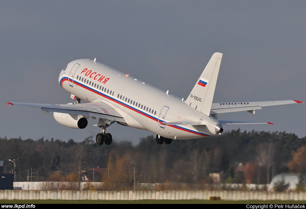 Rossia – Sukhoi SSJ-100-95B RA-89040