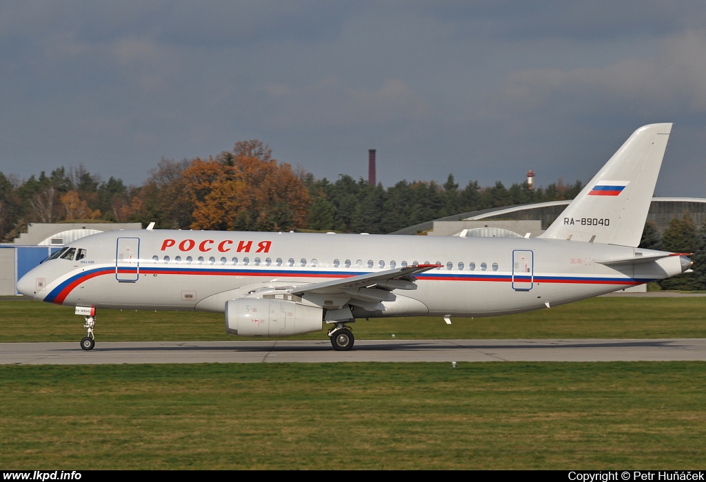 Rossia – Sukhoi SSJ-100-95B RA-89040