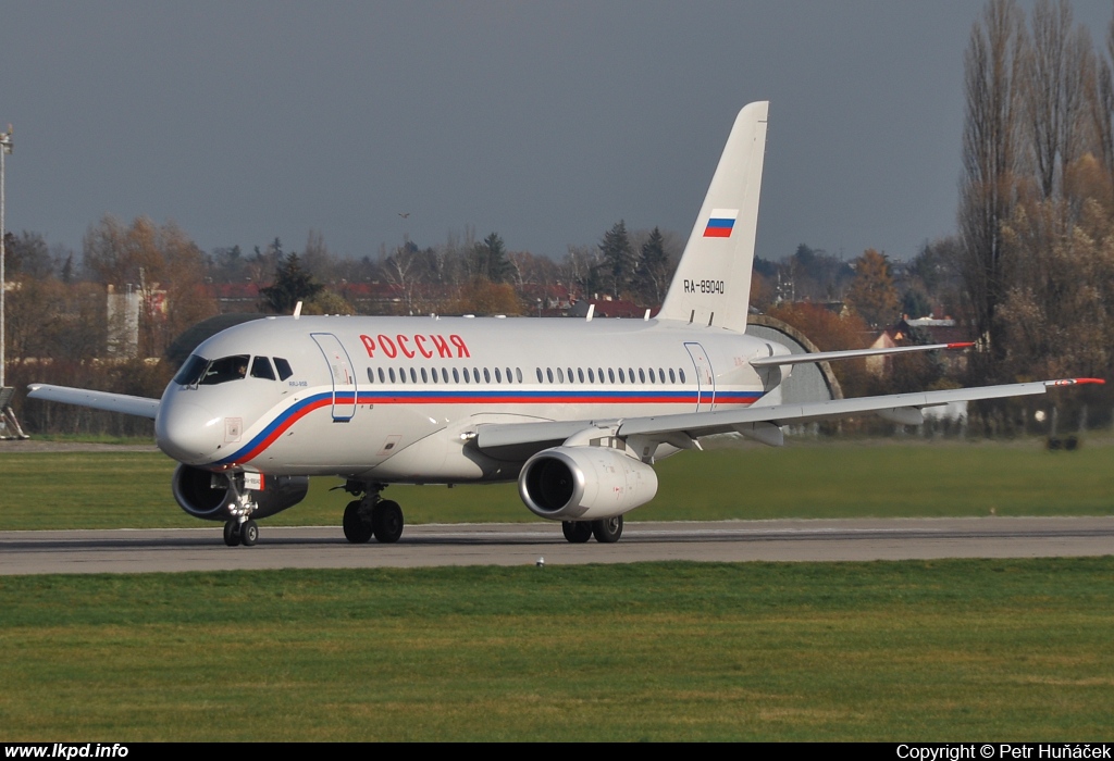 Rossia – Sukhoi SSJ-100-95B RA-89040