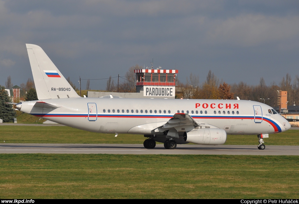 Rossia – Sukhoi SSJ-100-95B RA-89040